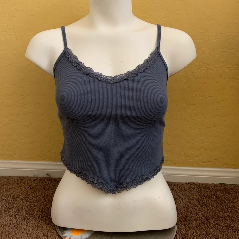 Hollister Lace Trim Bandana Hem Crop Cami